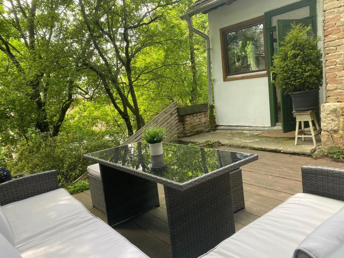 Rustic Cottage & Garden Retreat On Buda Hilltop Budapest Esterno foto