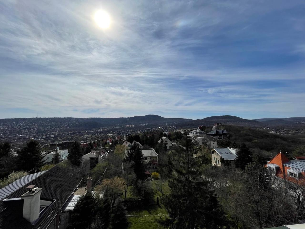Rustic Cottage & Garden Retreat On Buda Hilltop Budapest Esterno foto